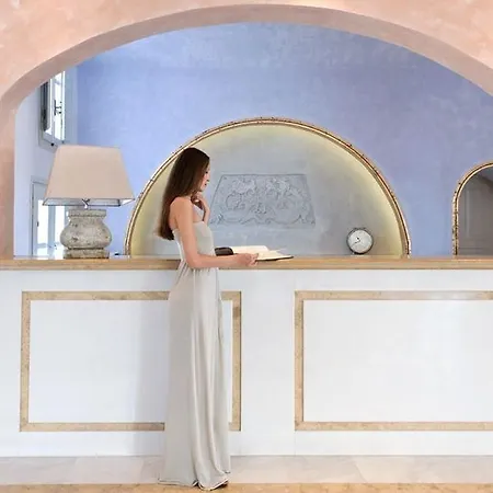 Greco Palace & Spa 5* Fira (Santorini)